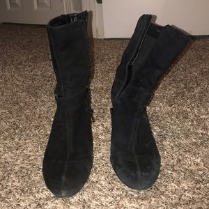 black heeled boots